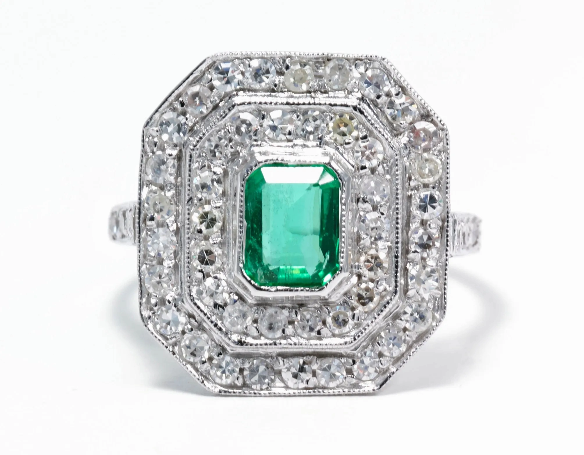 Art Deco Emerald and Diamond Platinum Ring 0.60ct   0.60ct