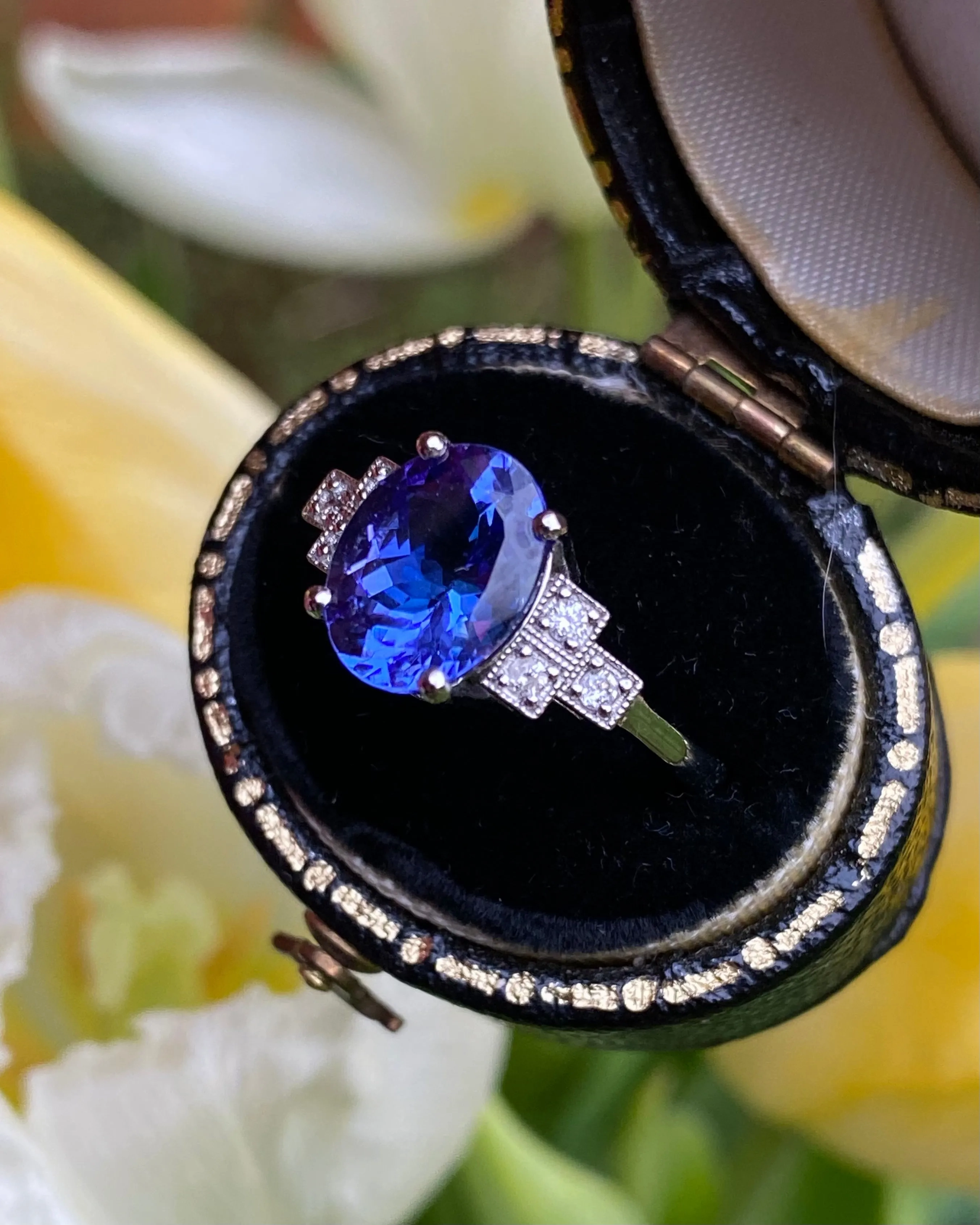 Art Deco Tanzanite and Diamond Platinum Ring 0.16ct   2.38ct
