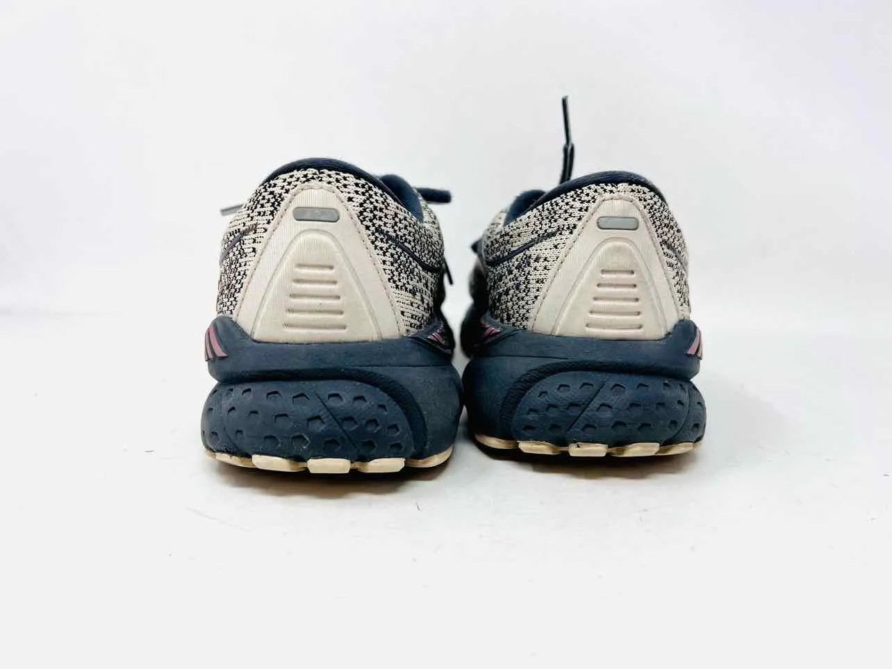 Brooks Größe 6 Beige/Grau Druck AS IS Schuhe Sneakers