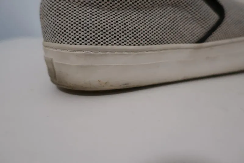 Celine Skate Slip-On Sneakers Weiß/Schwarz Mikrokariertes Canvas Größe 37.5