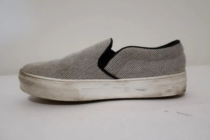 Celine Skate Slip-On Sneakers Weiß/Schwarz Mikrokariertes Canvas Größe 37.5