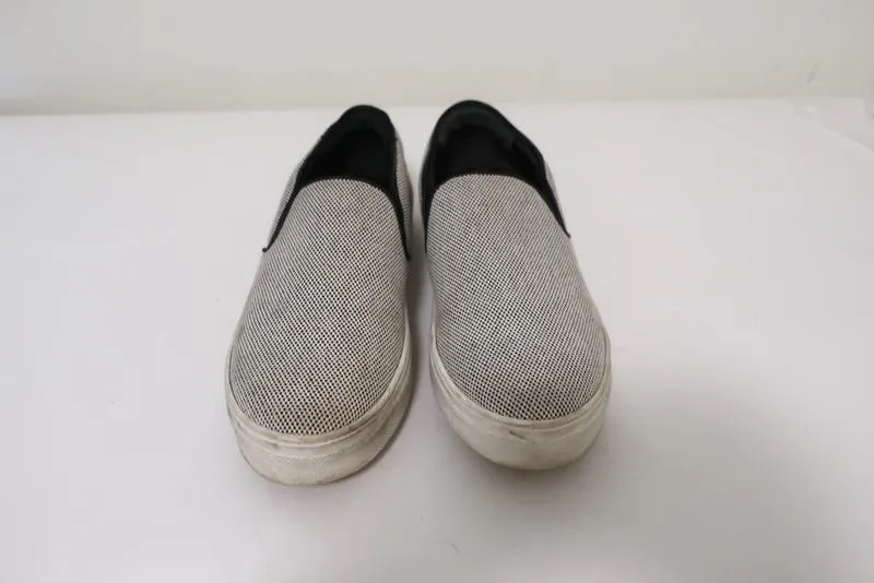 Celine Skate Slip-On Sneakers Weiß/Schwarz Mikrokariertes Canvas Größe 37.5