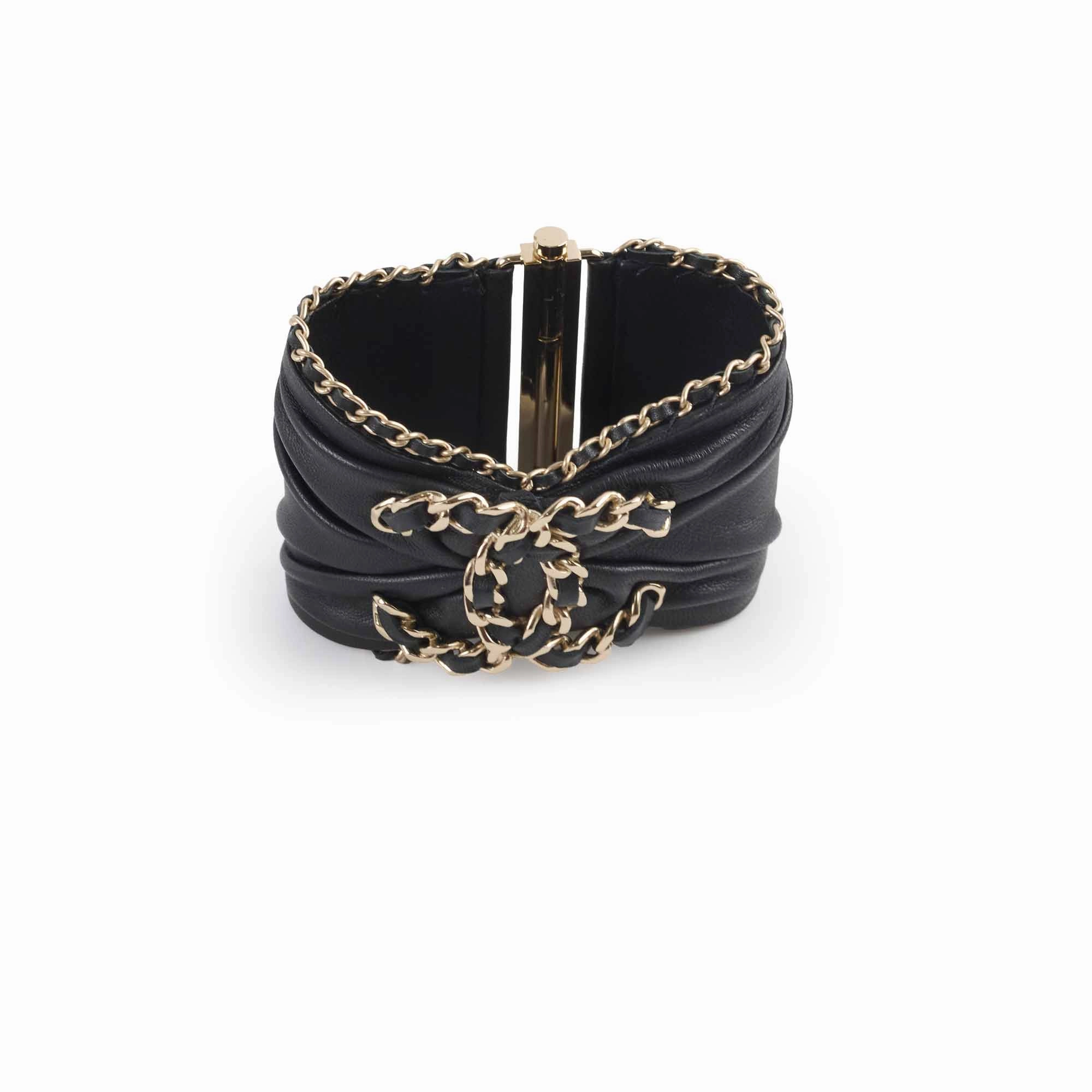 Chanel CC Logo Leather Cuff Black hand-chain-bracelet  