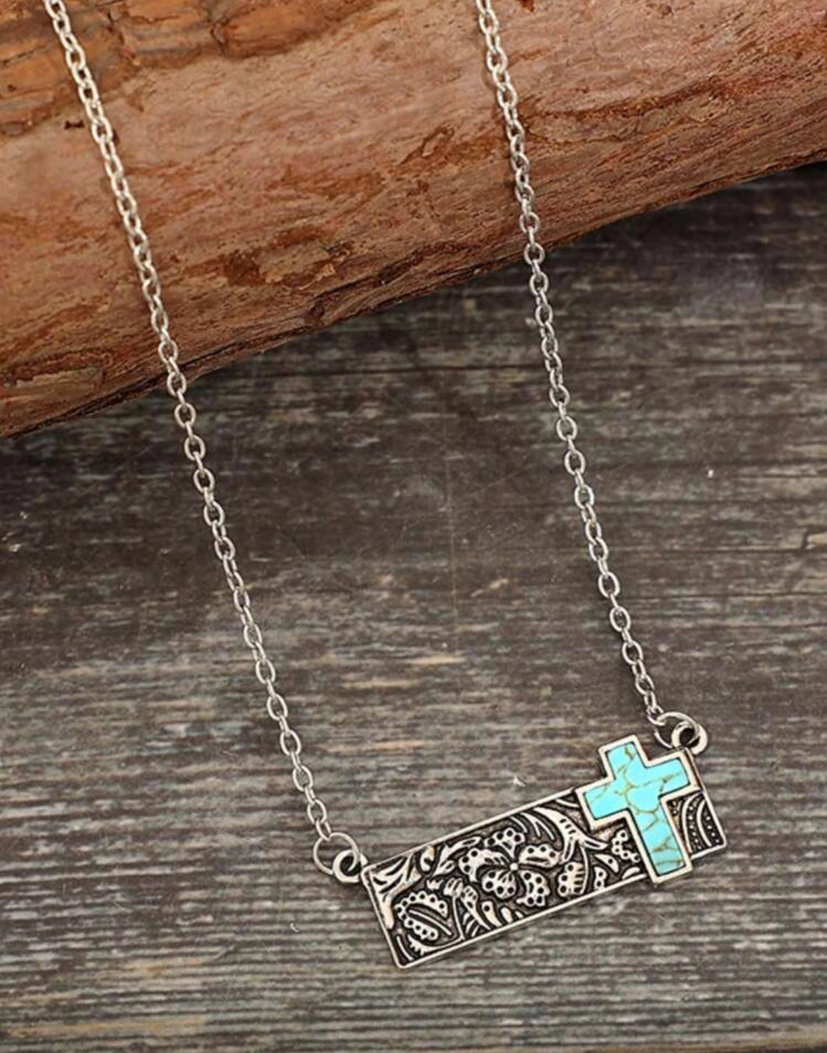 Cross Bar Necklace texture-rose-gold  