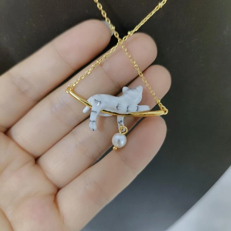 Cute White Kitten Simple Pearl Pendant Necklace For Women