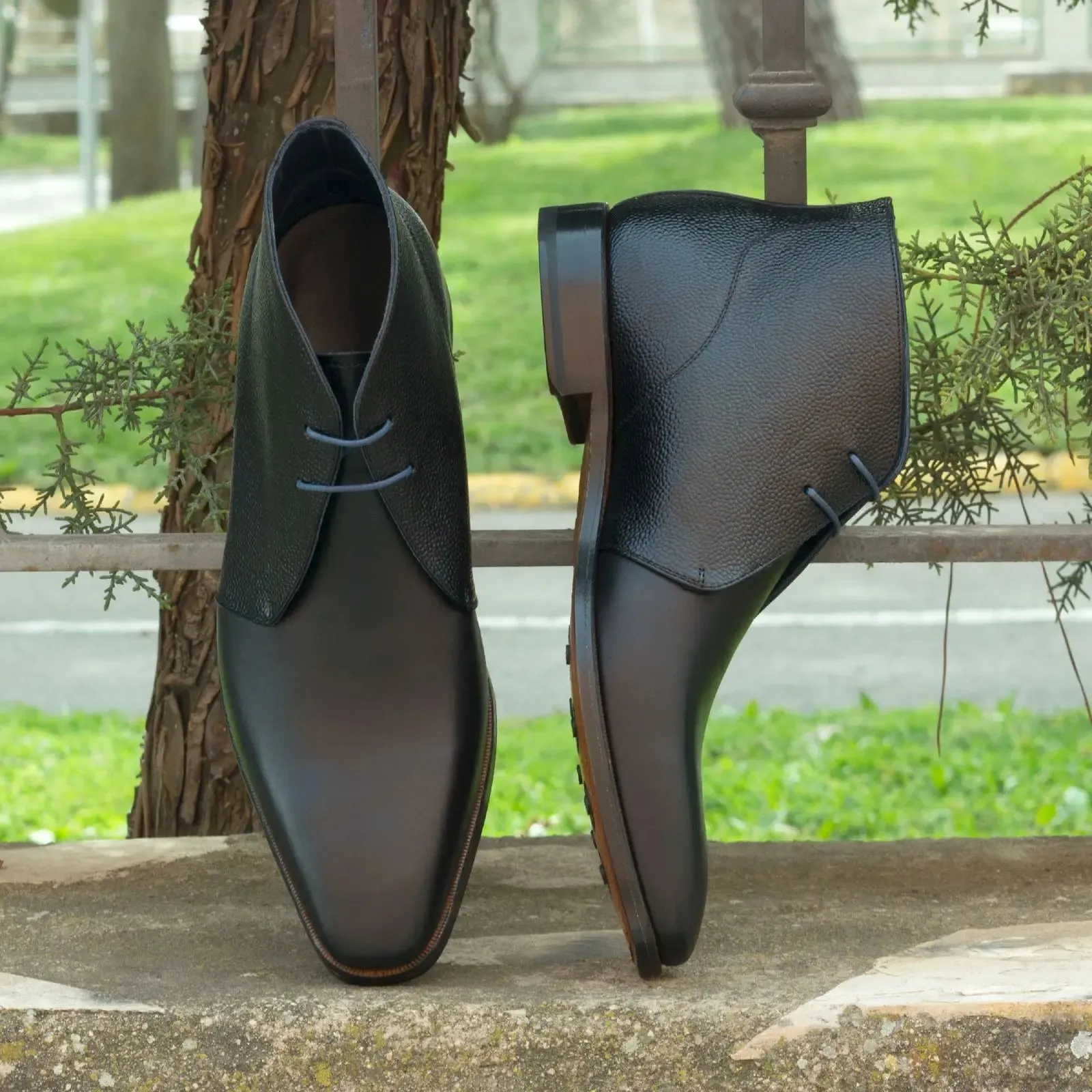 Dapperfam Schuhe DapperFam Vivace in Marineblau / Schwarz Herren Italienisches Leder & Italienisches Narbenleder Chukka