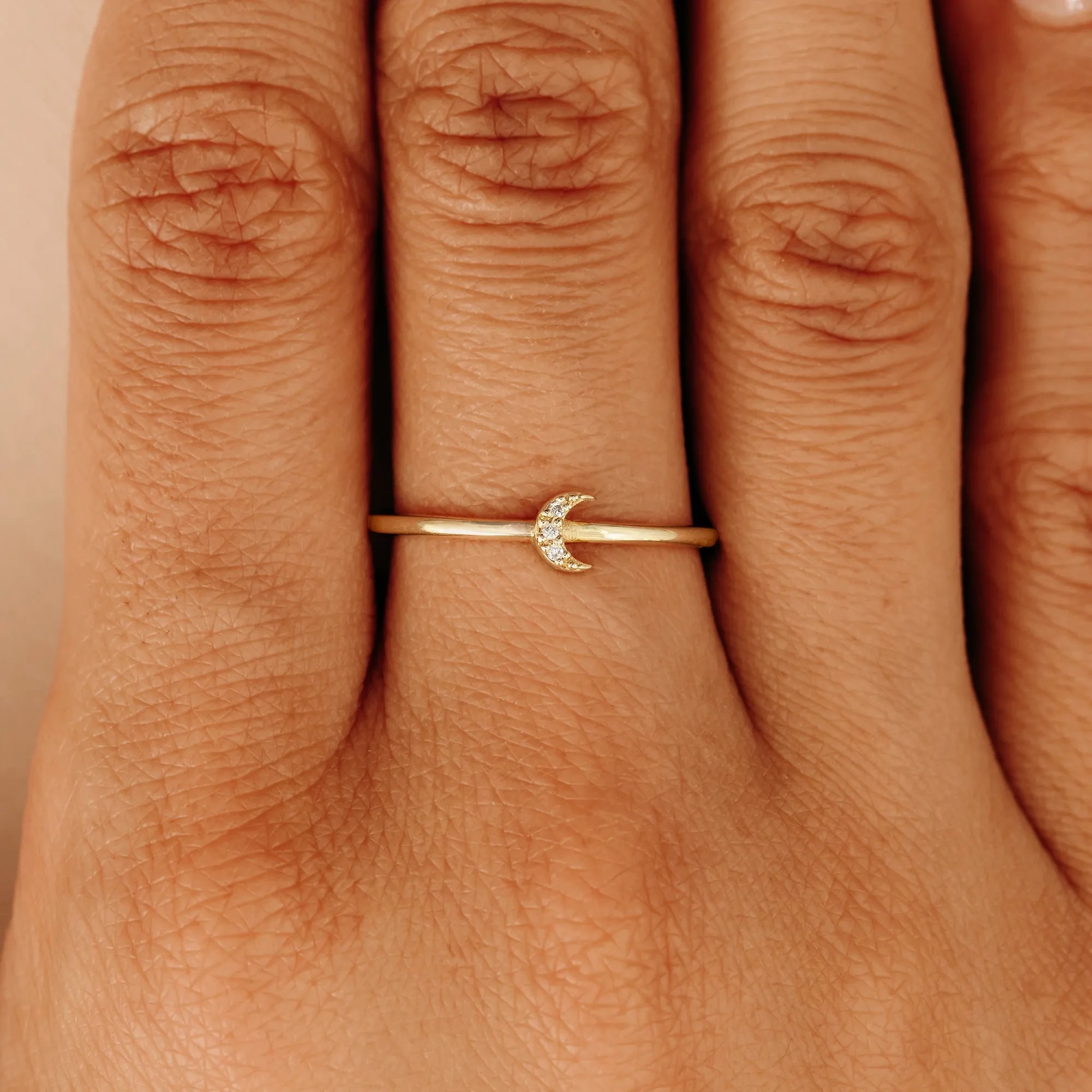 Diamond Crescent Ring, Luna