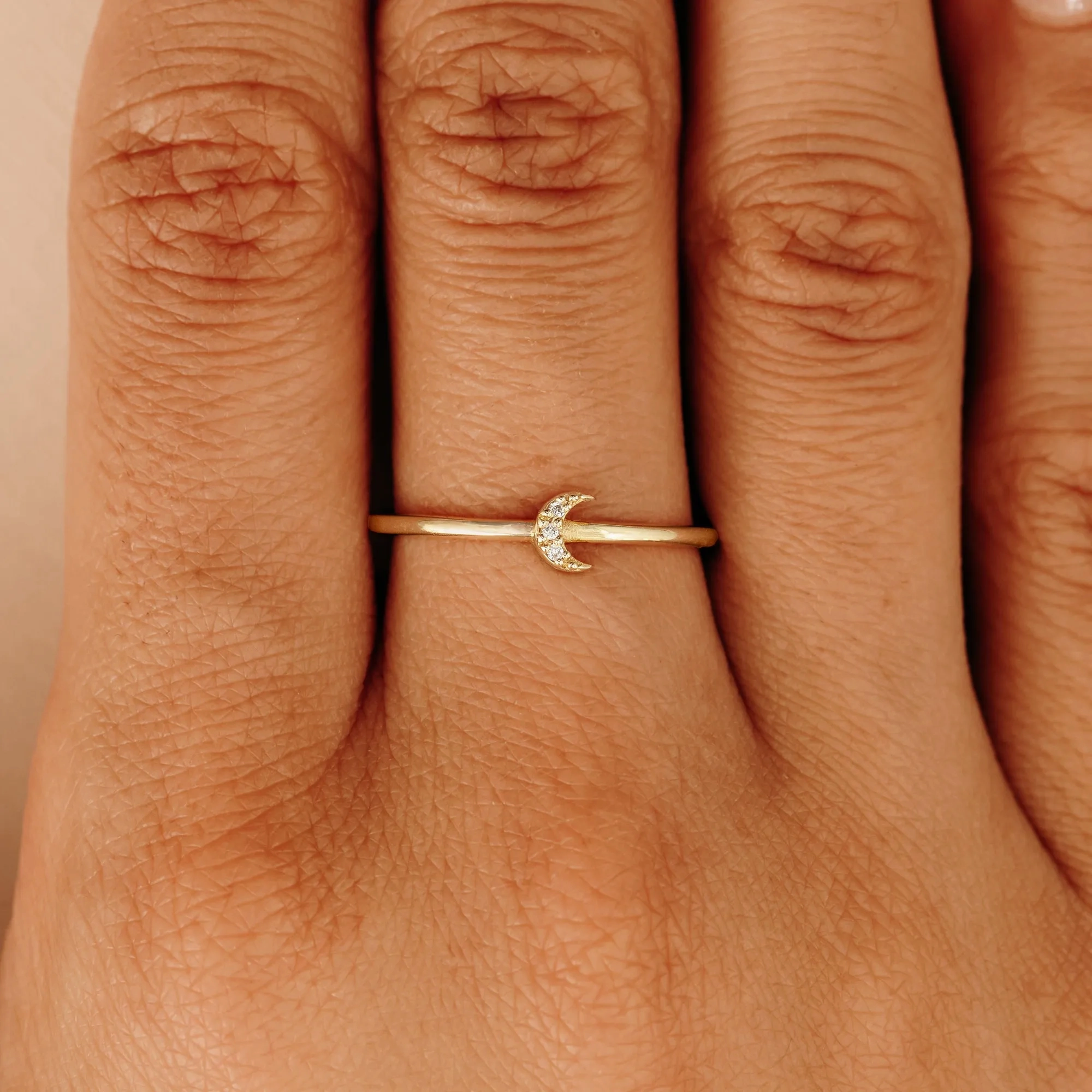 Diamond Crescent Ring, Luna