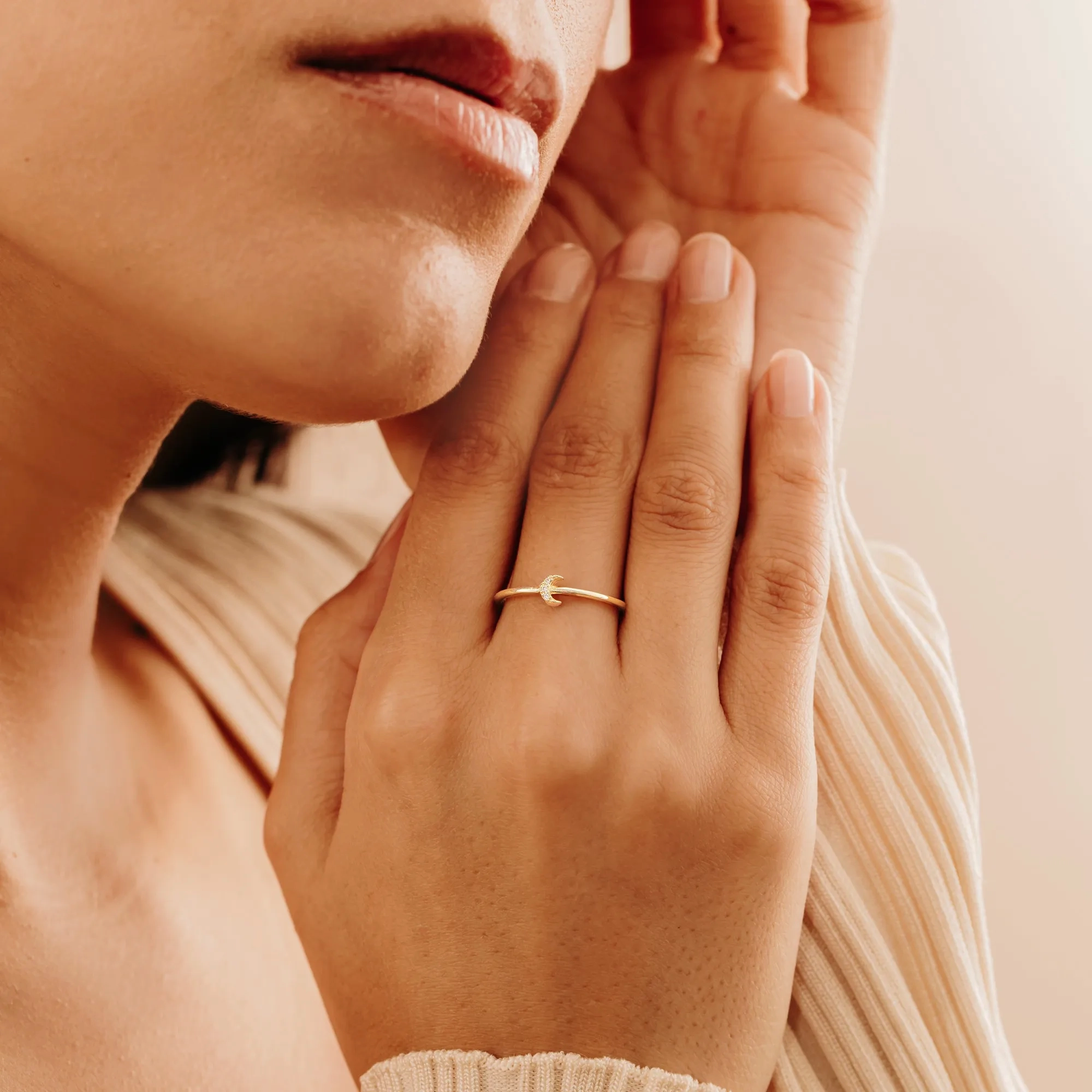 Diamond Crescent Ring, Luna