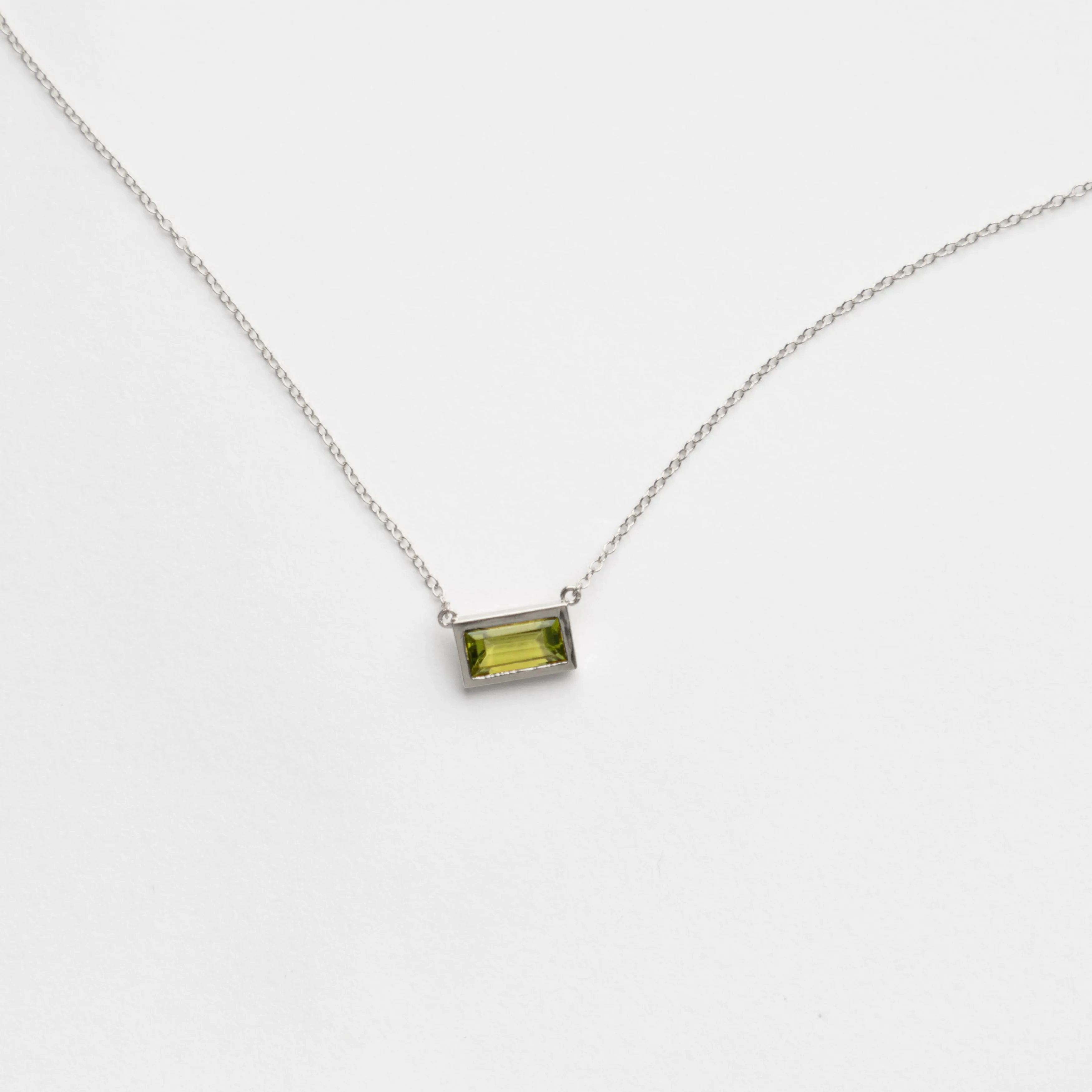 Didi Necklace with Peridot