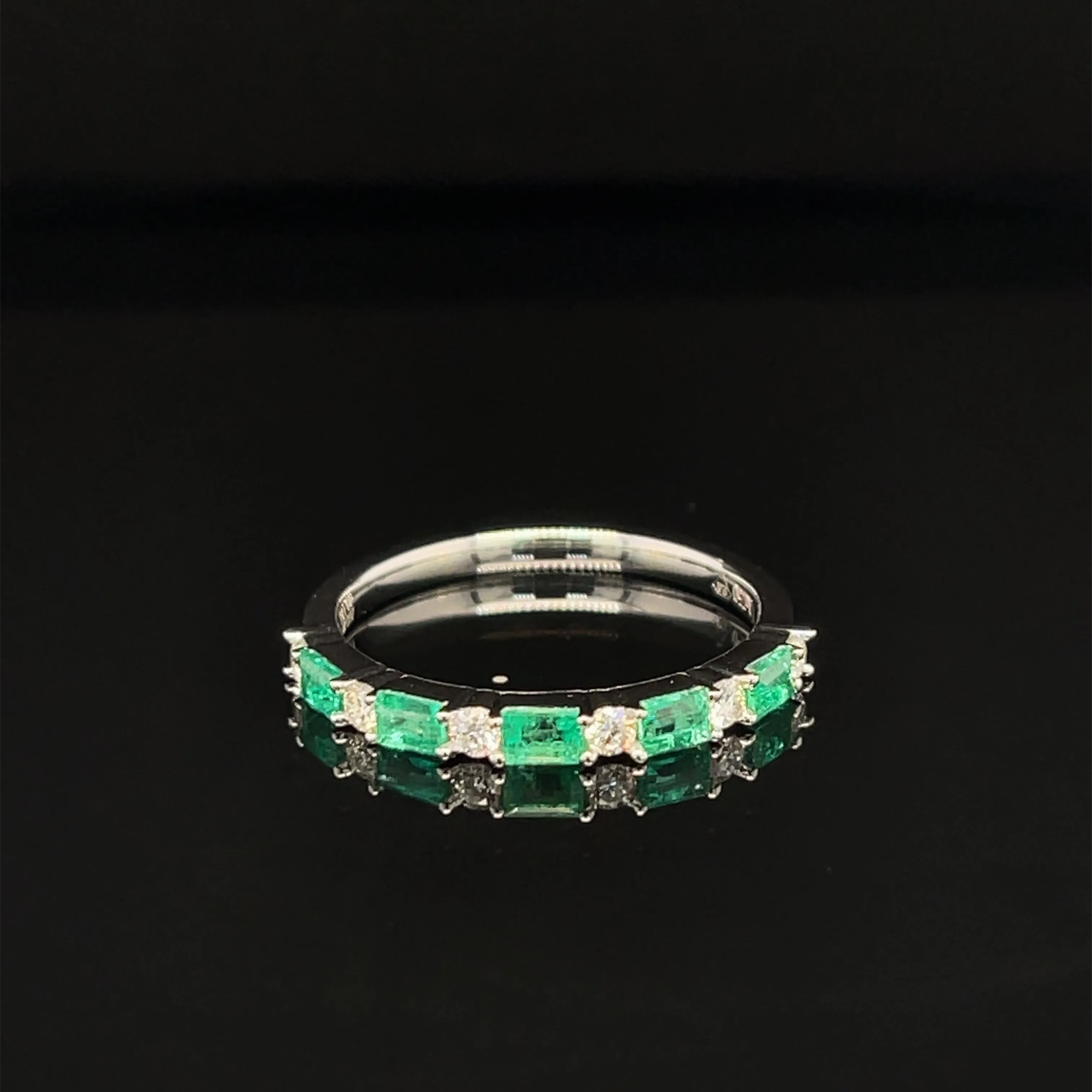 Emerald &amp; Diamond Wedding Anniversary Ring in 18k White Gold - #540 - RGEME065541