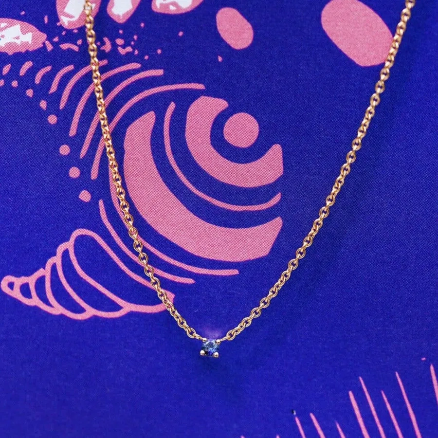 Essential Joy 18K Rosegold Necklace w. Sapphire