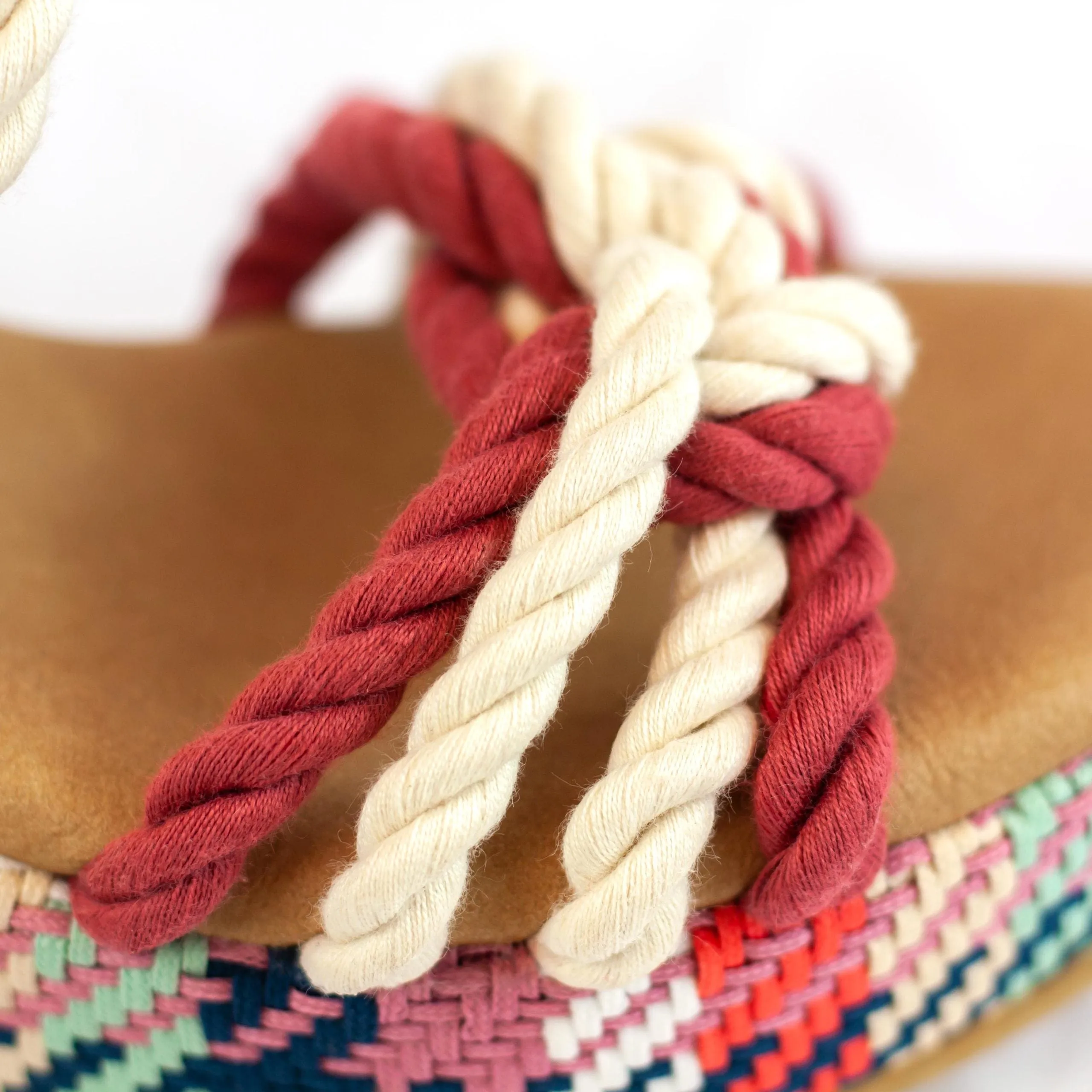 Evelyn Vegan Baumwoll-Seil Keil-Sandalen | Rot