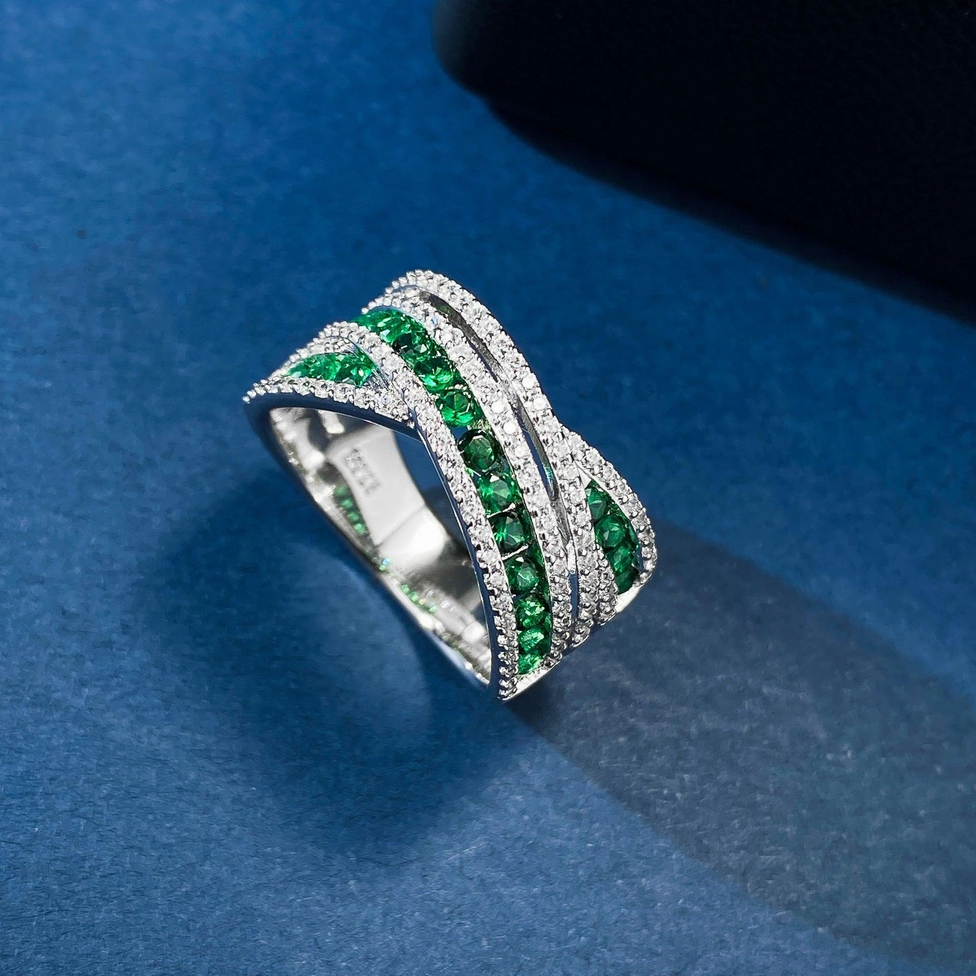 Fashion Emerald Row Love Interwoven Ring