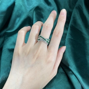 Fashion Emerald Row Love Interwoven Ring 