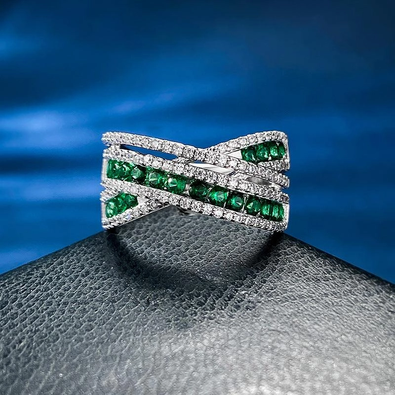 Fashion Emerald Row Love Interwoven Ring