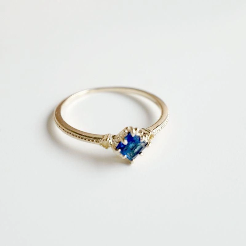 Fashion Personality Simple Zirconium Gold Plated Ring