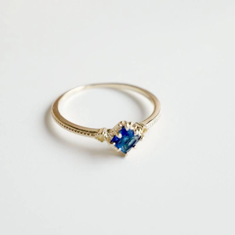 Fashion Personality Simple Zirconium Gold Plated Ring