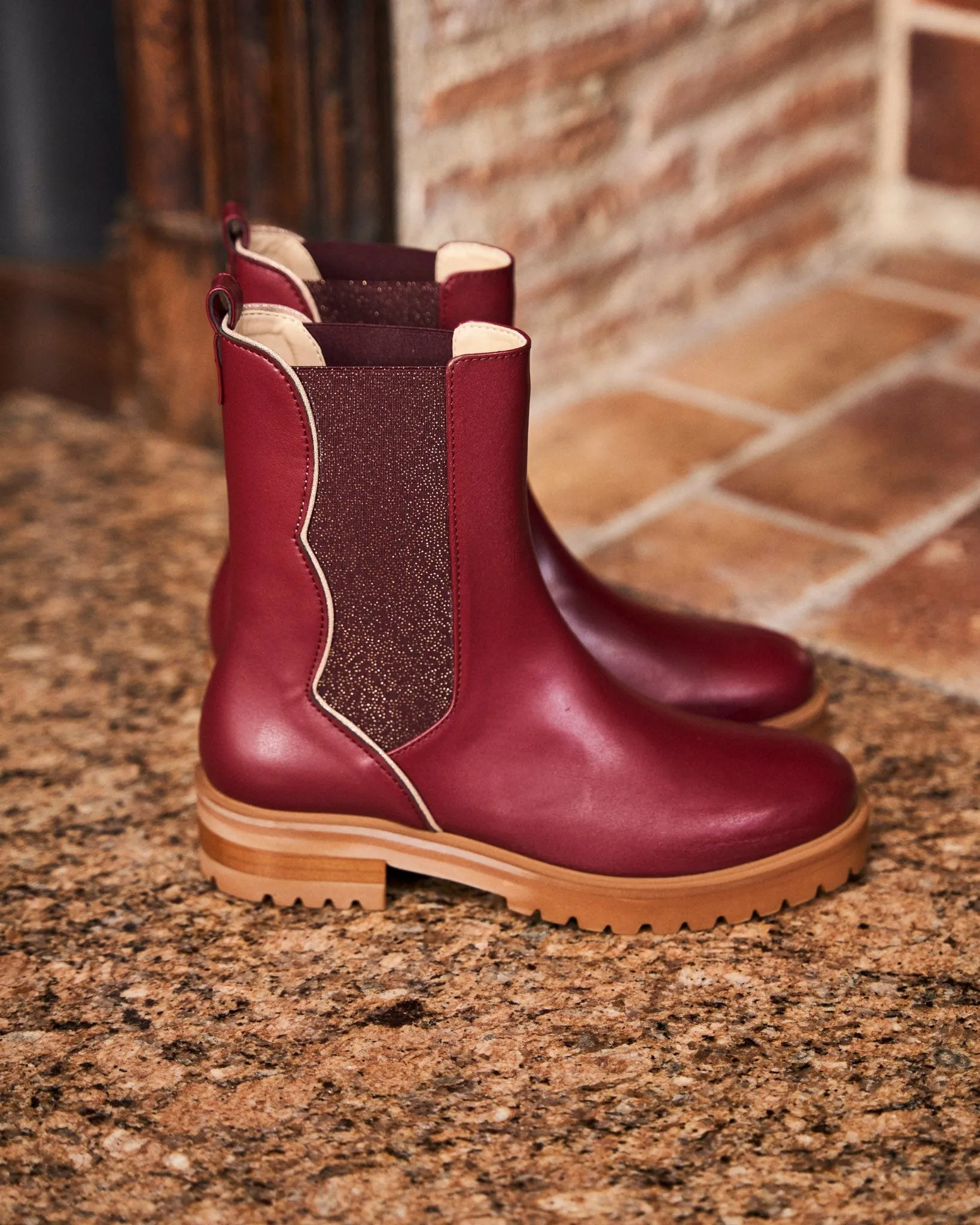 Vergängliche Recycelte Vegane Wildleder Chelsea Stiefel | Grand Cru