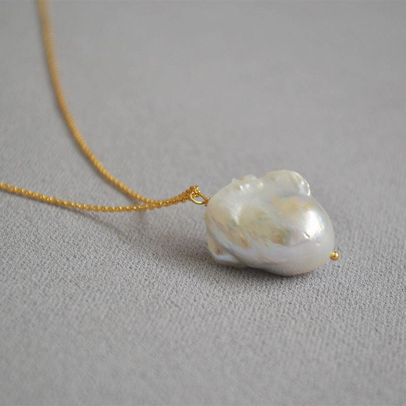 Freshwater Fish Tail Beads Shaped Baroque Pearl Pendant Simple Elegant Necklace