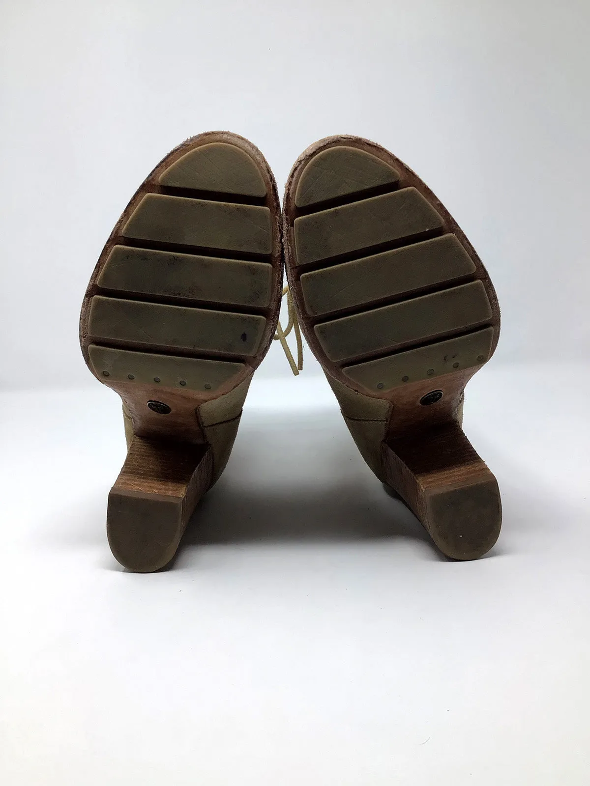 Frye Größe 8,5 Hellbraune Wildleder-Knöchelstiefel