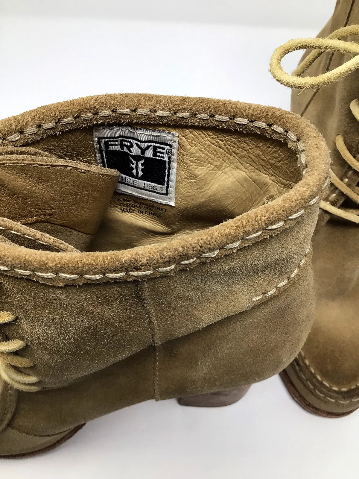 Frye Größe 8,5 Hellbraune Wildleder-Knöchelstiefel