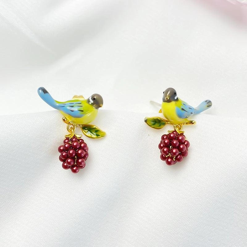 Girls' Creative Fashion Earrings In Europe And America