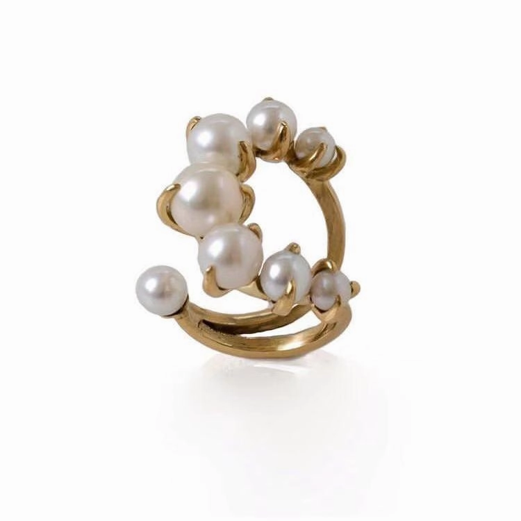 Gradient Crescent Pearl Ring