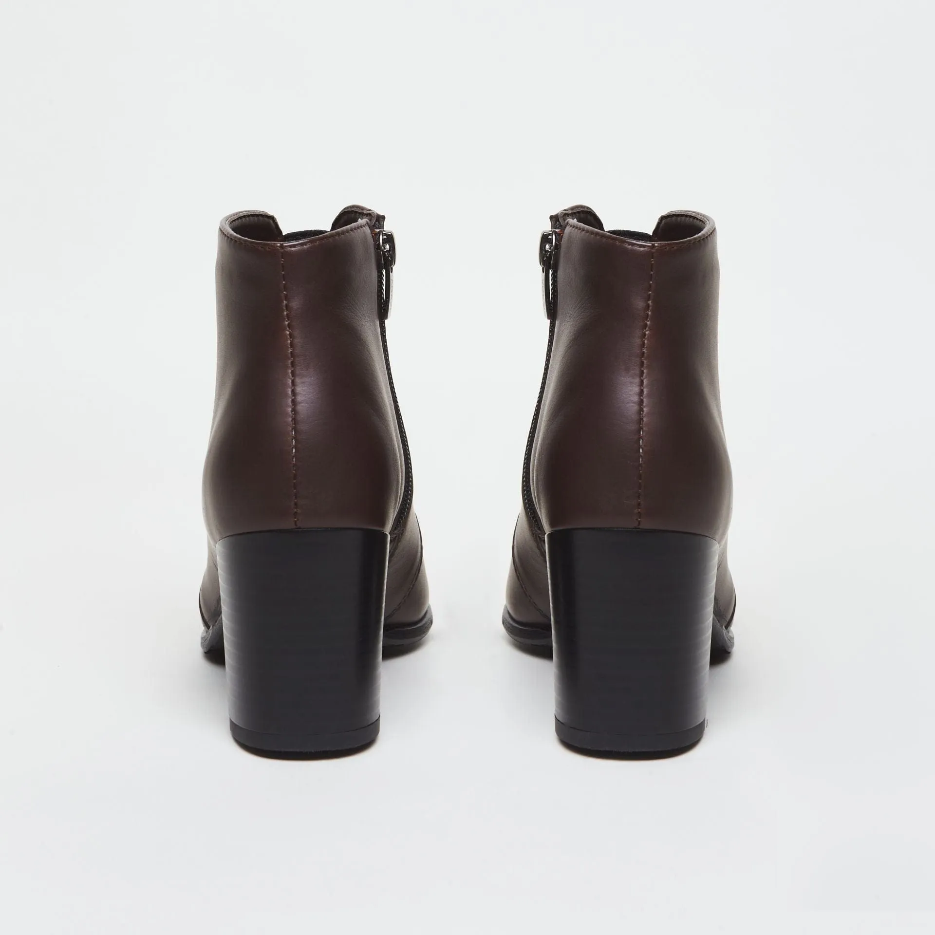 Hana Vegan Leder Stiefeletten mit Absatz | Schokolade