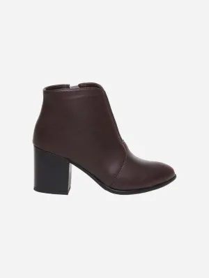 Hana Vegan Leder Stiefeletten mit Absatz | Schokolade