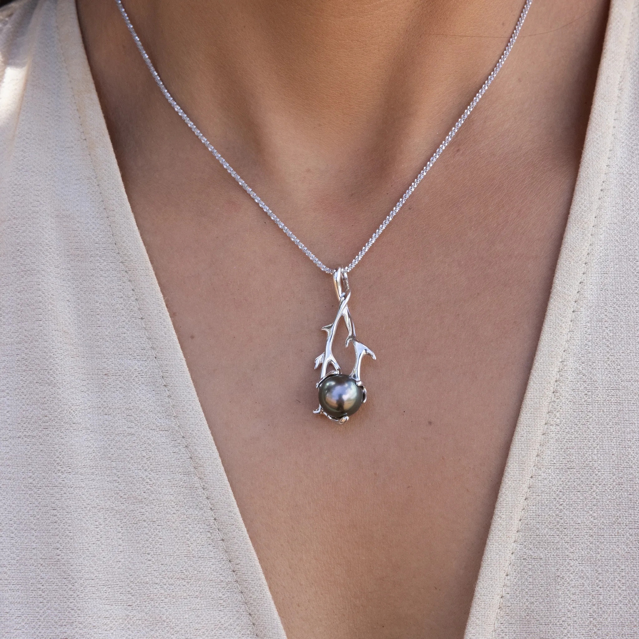 Heritage Tahitian Pearl Pendant in White Gold - 9-10mm