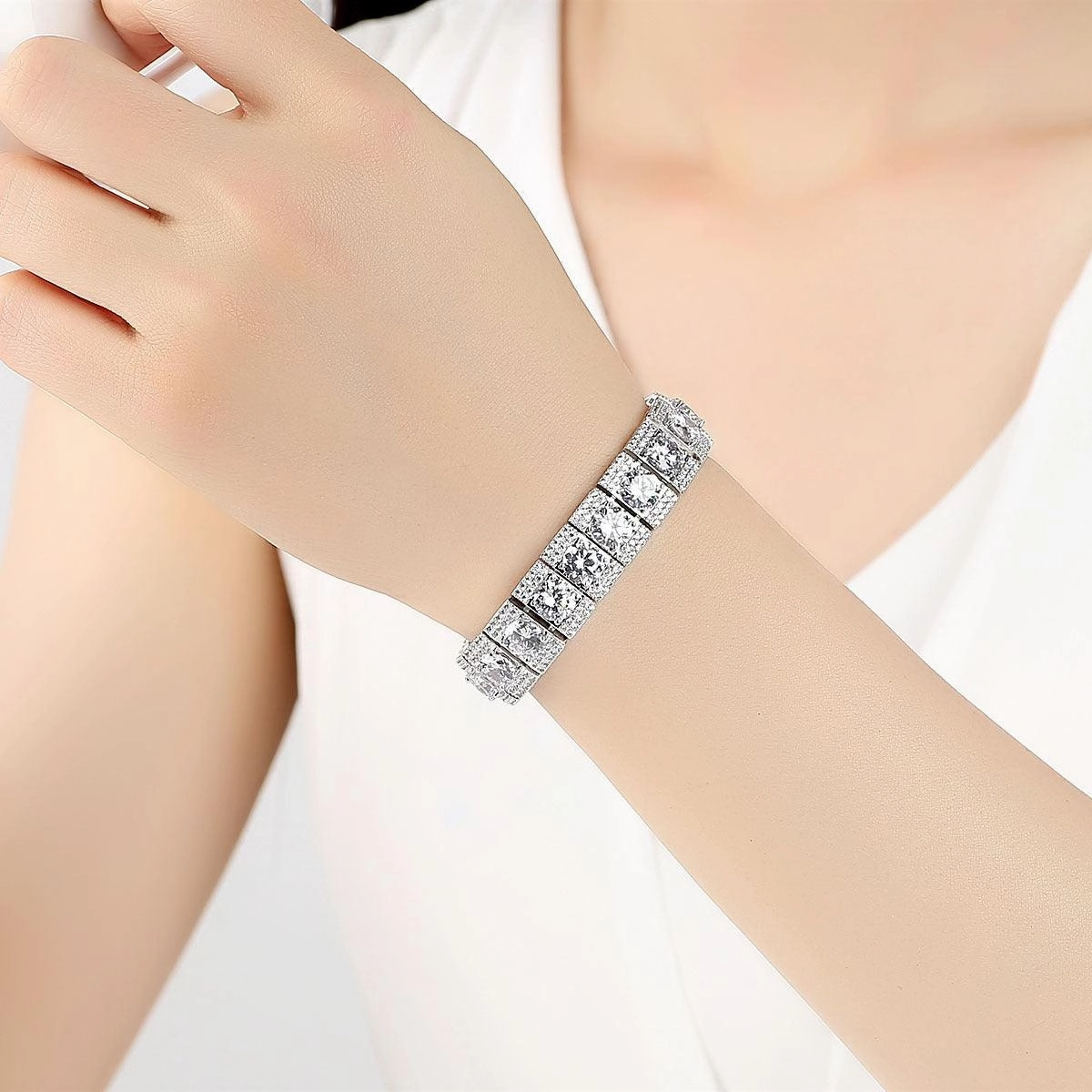 High-grade Copper Inlaid Zircon Bracelet European And American Entry Lux 