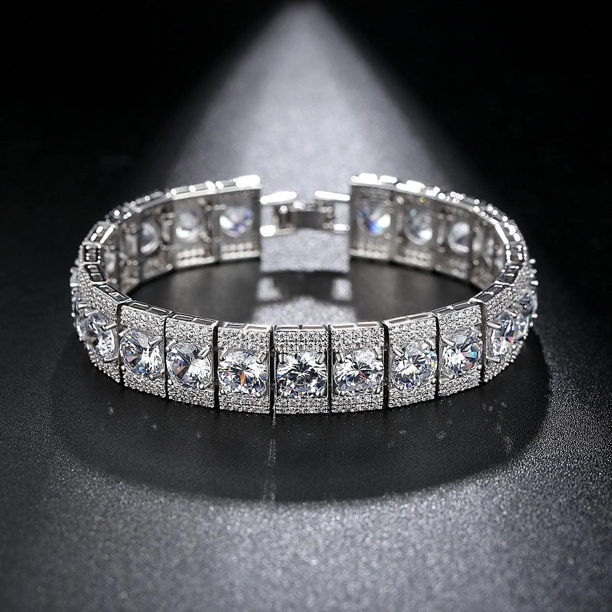 High-grade Copper Inlaid Zircon Bracelet European And American Entry Lux