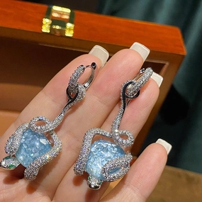 High Grade Sweet Cool Small Crowd Light Luxury Earrings 
