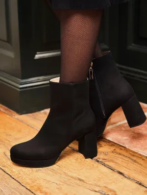 Index Vegan Wildleder Stiefel mit Absatz | Schwarz