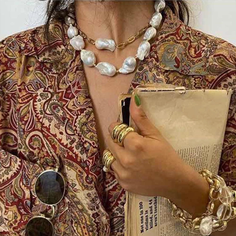 Irregular Pearl Necklace for Holiday Style 