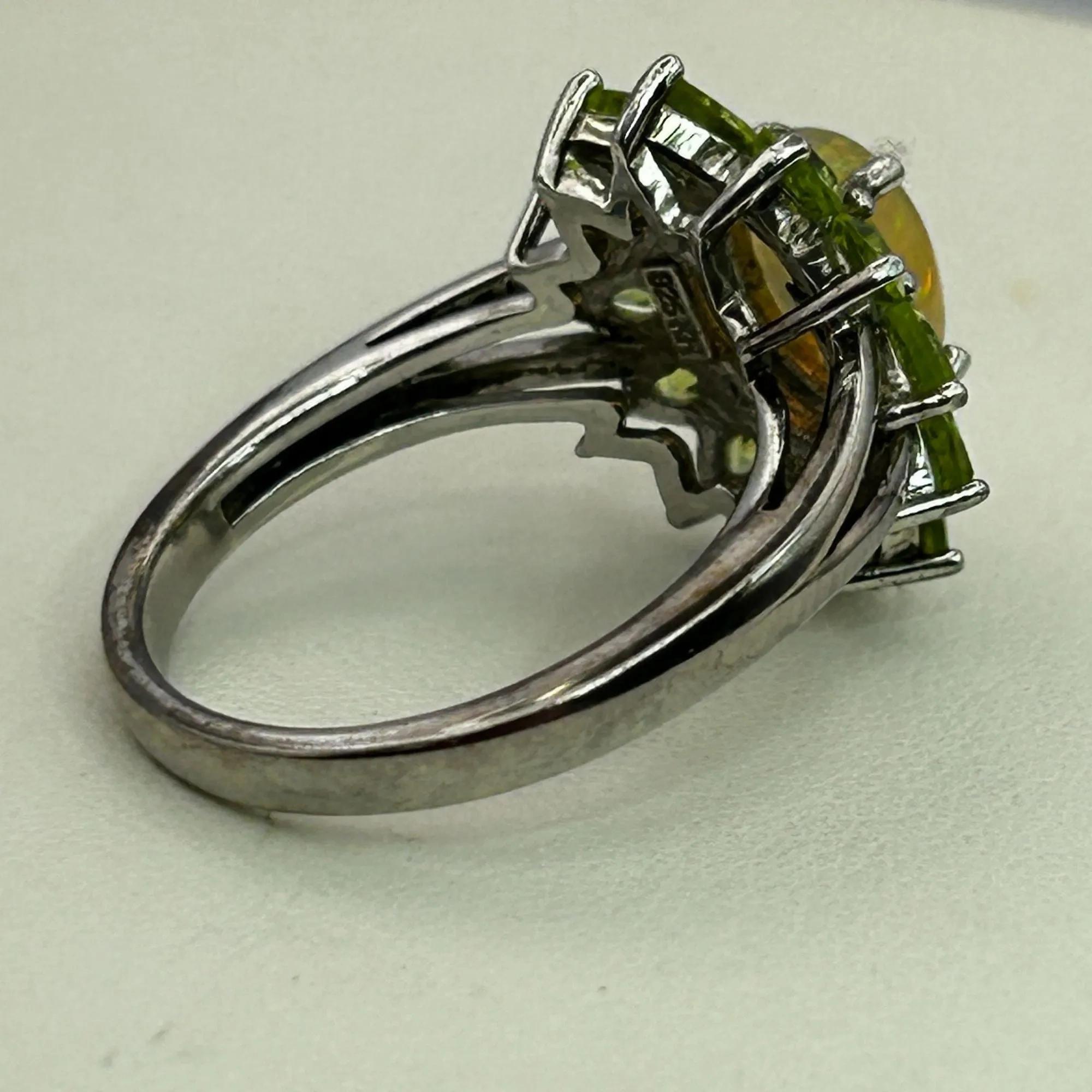 Jelly Opal and Green Peridot Flower Ring Thailand 925 KH SIZE 8