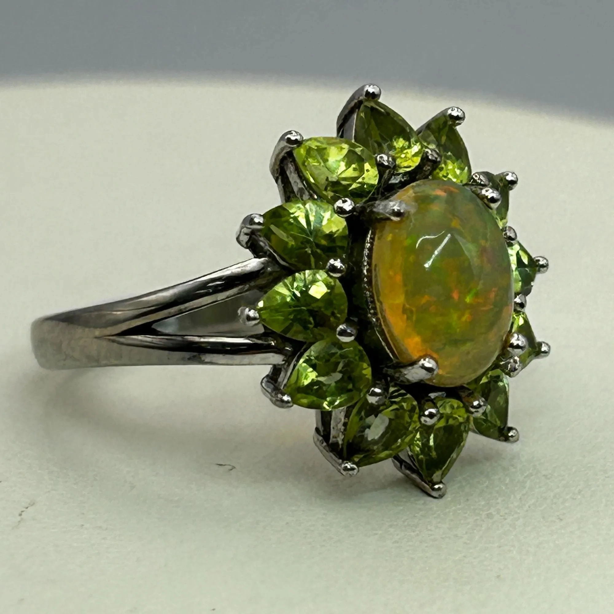 Jelly Opal and Green Peridot Flower Ring Thailand 925 KH SIZE 8