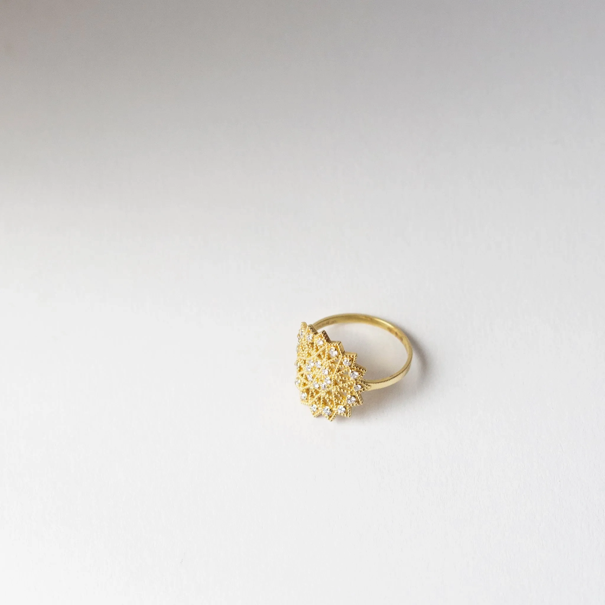 Lace Deco Ring - VI w Diamonds