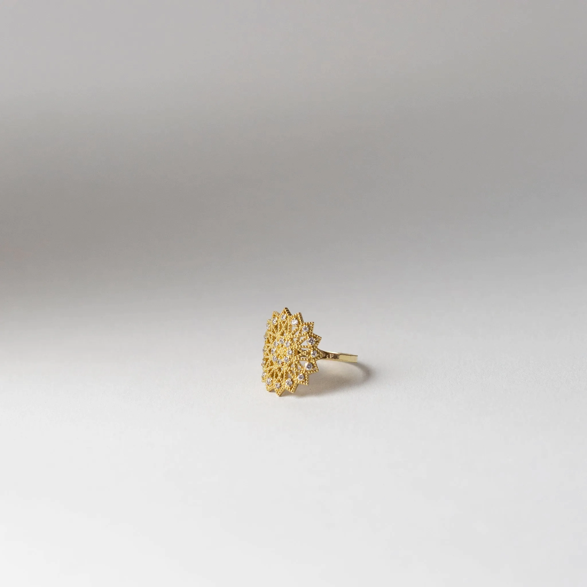 Lace Deco Ring - VI w Diamonds