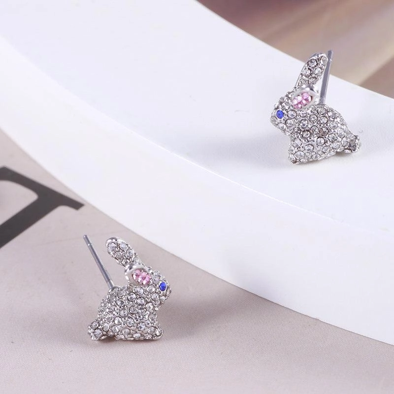 Ladies' Cute Little Rabbit Earrings Full Of Diamonds