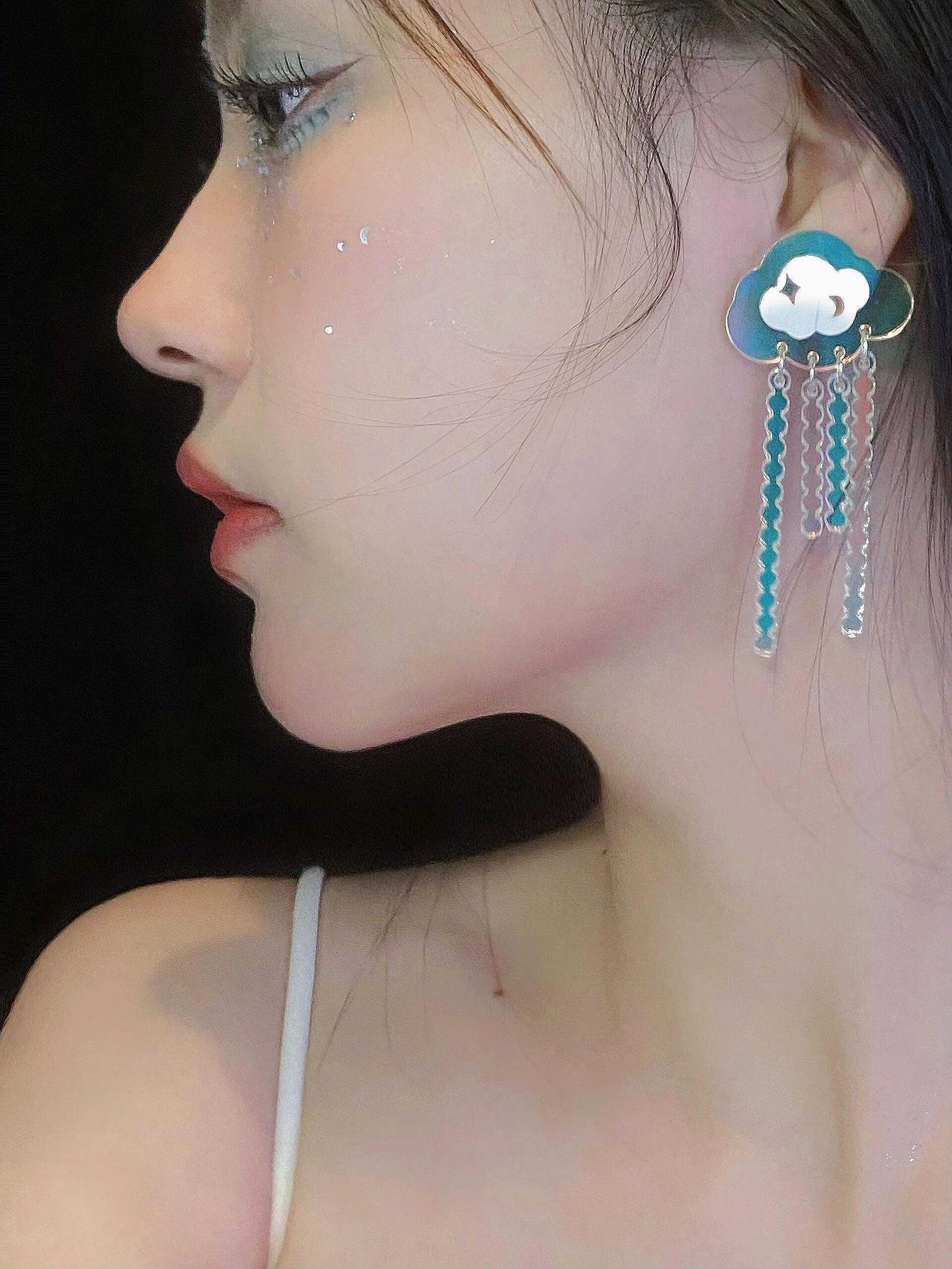 Laser Fantasy Cloud Ear Clip Girl