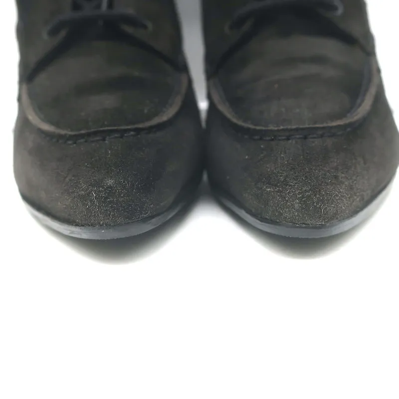 Manolo Blahnik Schnürstiefeletten Schwarz Wildleder Größe 38.5 Spitze Kitten Absatz