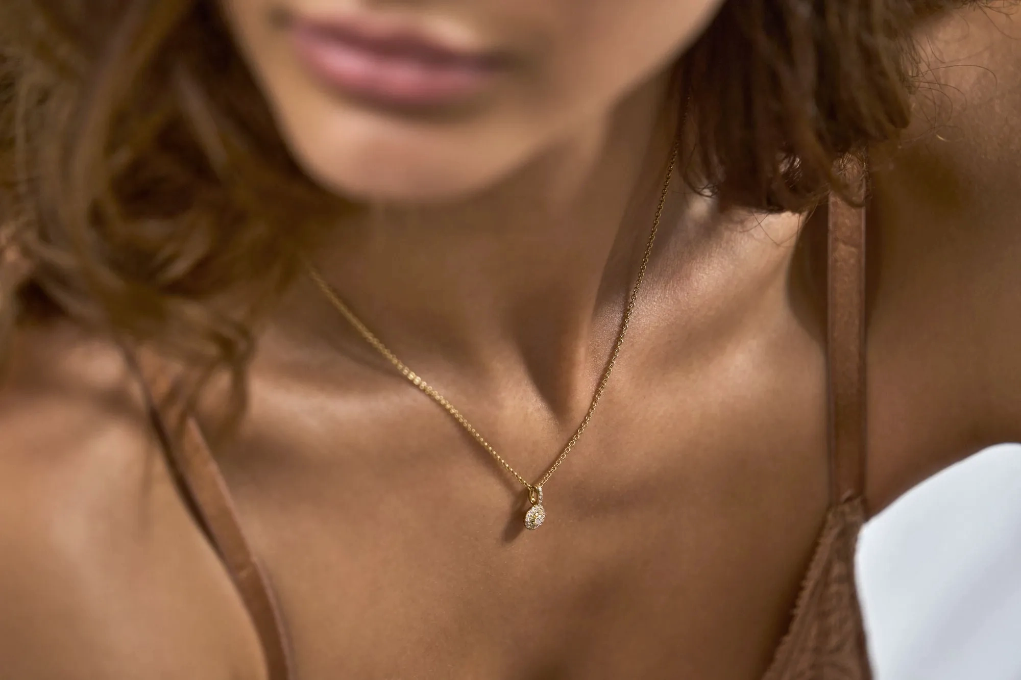 Matin 18K Gold Pendant w. 37 Diamonds