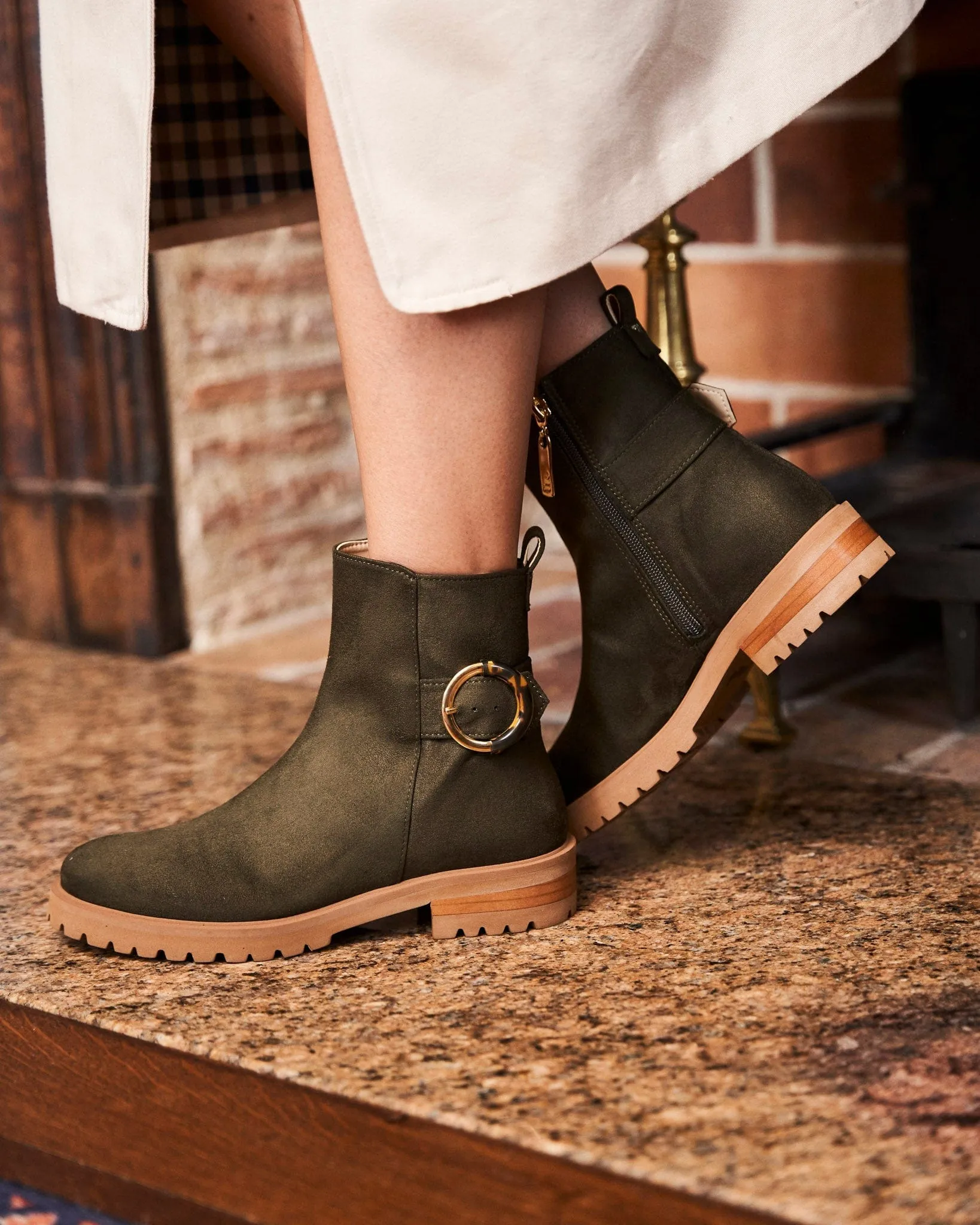 Maze Vegan Leder Schnallenstiefel | Khaki
