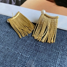 Metal Tassel Chain Freshwater Pearl Stud 