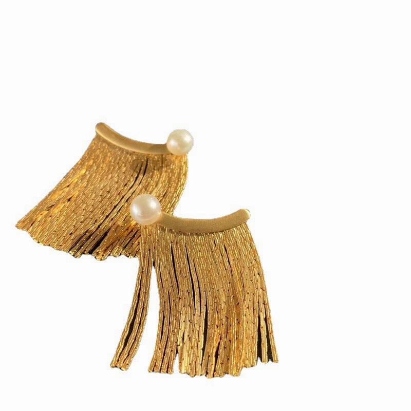 Metal Tassel Chain Freshwater Pearl Stud