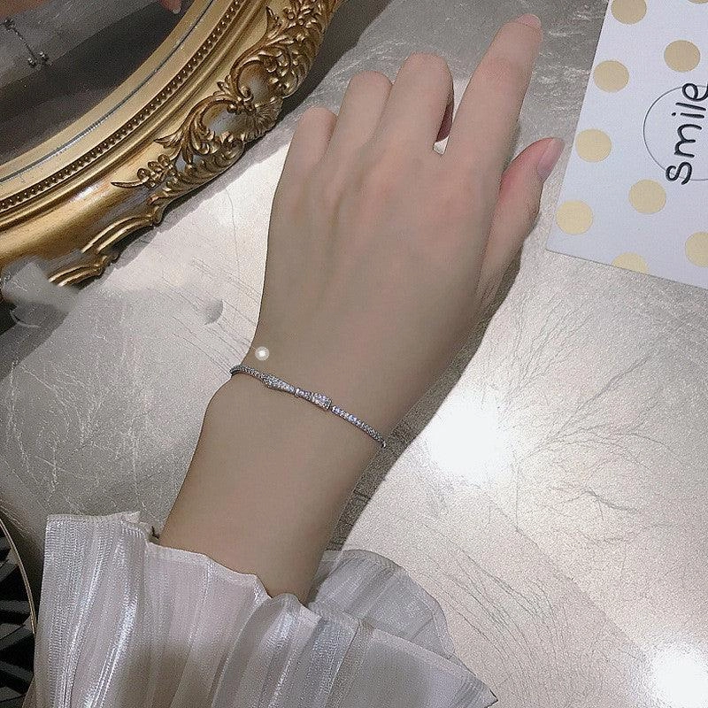 Minimalist Bow Pull Bracelet Women's Bracelet