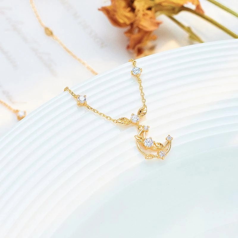 Moon Necklace Woven With Leaves