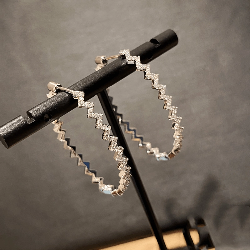Mosan Diamond Wave Fashion Geometry Earrings